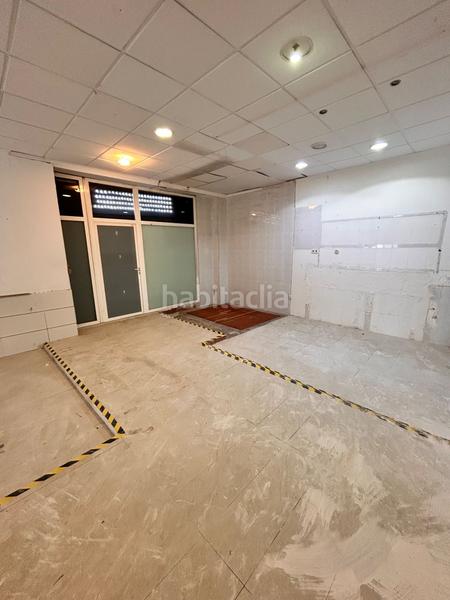 Foto e62cd48e-5b6e-4e89-bd1a-d19ceb9a305e. Alquiler local comercial en caratula 16 alquiler local en plaza castilla elche en Elche / Elx