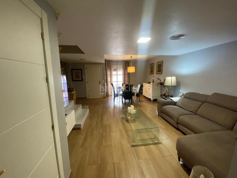 Foto cf9786eb-6313-4e08-9421-3060d74c4f9a. Zweistöckige wohnung mit parking in Casillas Murcia