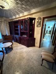 Pis a San Pedro. Fantastico piso con terraza junto a plaza de las flores