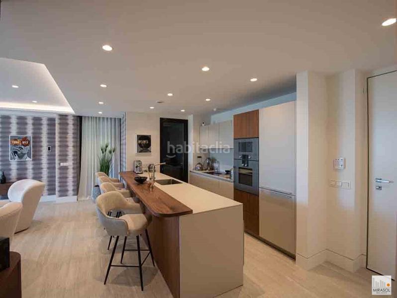 Foto 43daf857-469b-4e38-b2dc-2865d838071e. Piso apartamento de lujo en primera línea de playa en Estepona
