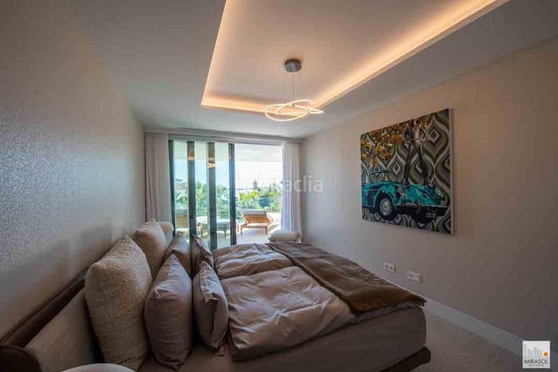 Foto b6af6a82-162a-4cee-ada9-05268d9d0406. Piso apartamento de lujo en primera línea de playa en Estepona