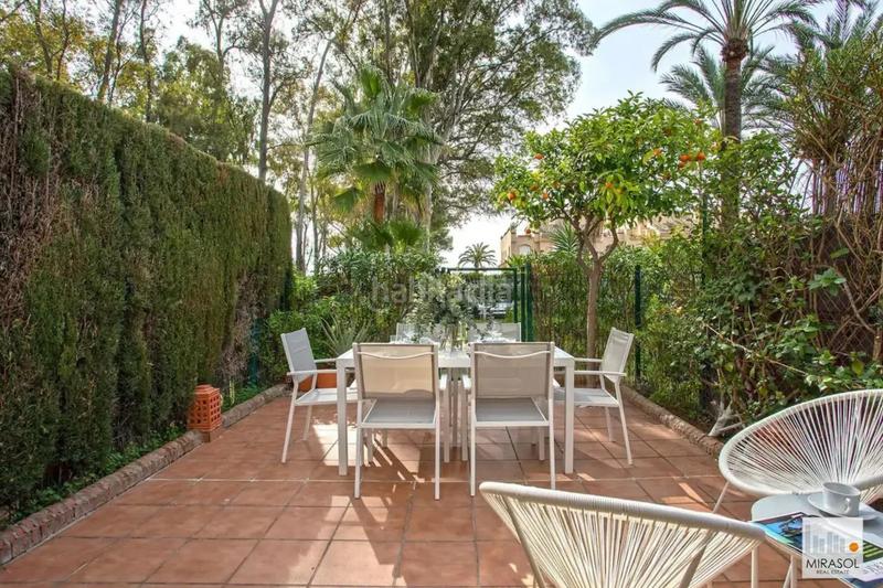 Foto a4d53ff1-115d-4d65-a283-9dce70517eca. Casa adosada urbanización privada en primera línea, junto senda litoral en Estepona