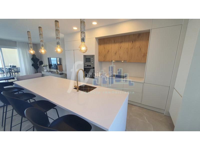 Foto 90ed4cd9-838e-474a-a8ce-1a1c75e75786. Appartement dans Playa Poniente Benidorm