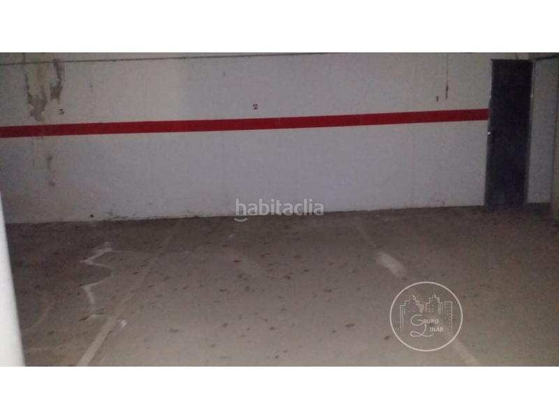 Foto 96872238-01d4-40ea-bfa1-83103985d635. Parking voiture dans Candeleda