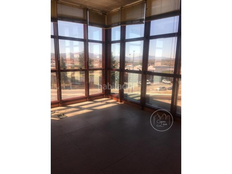 Foto 2df1e8d6-a583-47fe-a71f-1e0d13dec00e. Location bureau dans Hervencias Altas - El Pinar Ávila