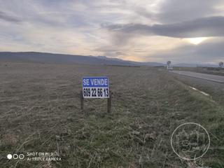 Terrain résidentiel à Gemuño. Terreno venta el fresno