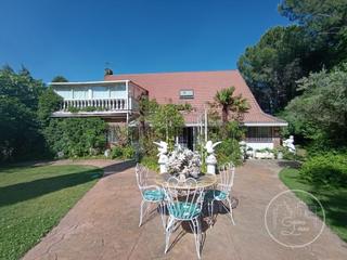 Xalet  N/a. Chalet de lujo en bonanza  piscina, tenis, jardín y 7 dormitorio