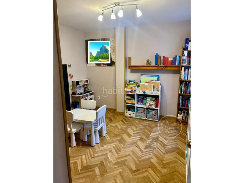 Foto 29978346-a3ee-4711-bc0d-b6f15262597e. Dúplex amb aparcament piscina a Via Romana Segovia