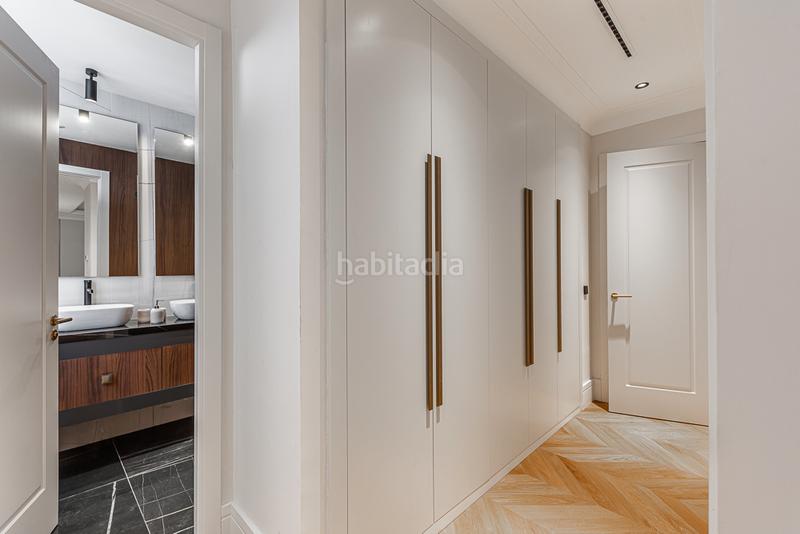 Foto 47b7b01d-59f7-4ec6-9b9c-7fc194872478. Appartamento in calle de ruiz de alarcón 25 in Jerónimos Madrid