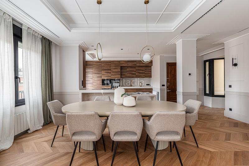 Foto cf513878-2cec-4225-a1f2-b3808e544b59. Appartamento in calle de ruiz de alarcón 25 in Jerónimos Madrid