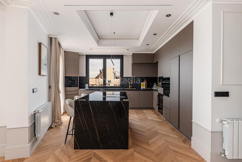 Foto a070e616-eb5c-4b93-a093-2b92cc7f27c2. Appartamento con camino riscaldamento parcheggio in Madrid