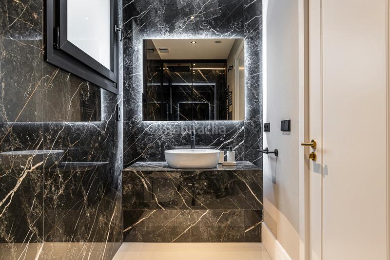 Foto d8500b64-e7f0-492f-9fca-7fe505667694. Appartamento con camino riscaldamento parcheggio in Madrid