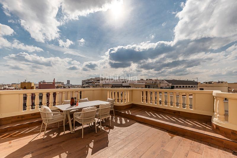 Foto ef065cfc-0c7c-4a25-8492-79cfab16a2fe. Appartamento con camino riscaldamento parcheggio in Madrid