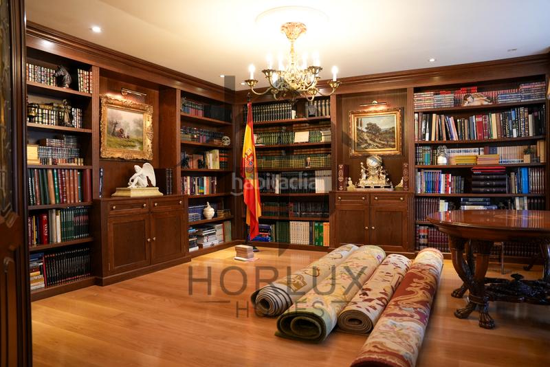 Foto 43a3313c-d9b4-4b9a-81fa-2a39bd504b2a. Chalet mit kamin heizung parking pool in Monteclaro Pozuelo de Alarcón
