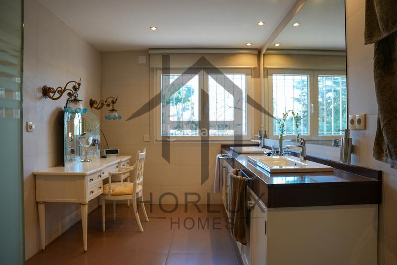 Foto 4d12710f-f370-4fde-8f9f-70cecd2c2ec8. Chalet mit kamin heizung parking pool in Monteclaro Pozuelo de Alarcón