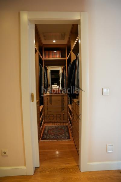 Foto 63eefcb8-36b2-4fd1-ab39-6bfe32657e67. Chalet mit kamin heizung parking pool in Monteclaro Pozuelo de Alarcón