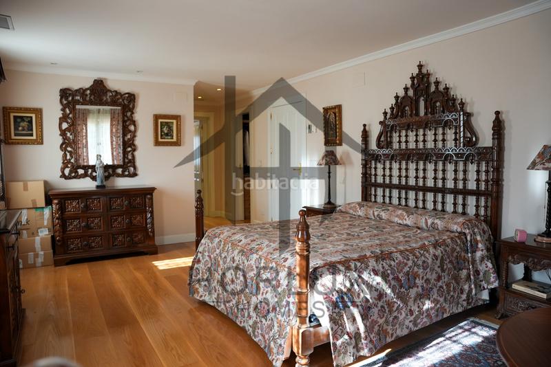 Foto b1af05a5-3c67-49f8-8457-6e341cb99c0e. Chalet mit kamin heizung parking pool in Monteclaro Pozuelo de Alarcón