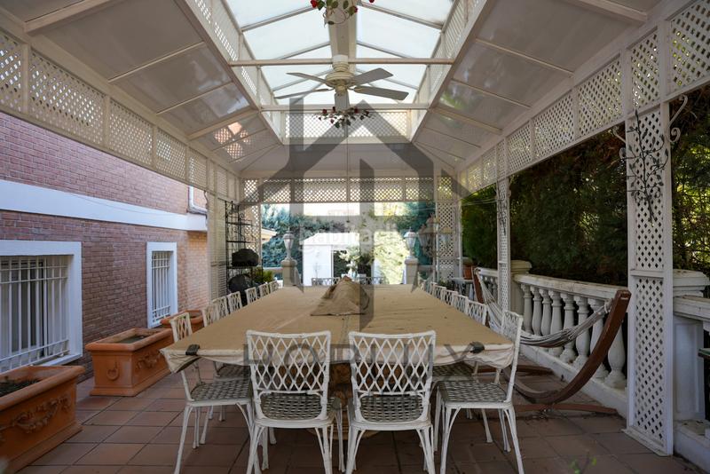 Foto d9d6df3f-aeb2-4ac1-bd0d-ca60fafb0912. Chalet mit kamin heizung parking pool in Monteclaro Pozuelo de Alarcón