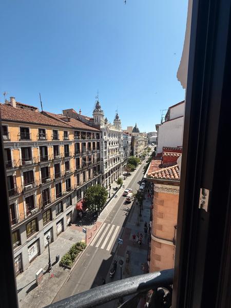 Foto fb4c6a96-af49-442e-bb70-27d0f4b615c2. Flat with fireplace heating in Sol Madrid