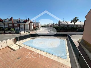 Etagenwohnung in Montserrat-Parque Empresarial