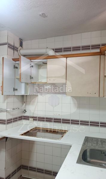 Foto 748ba75e-713c-4b33-b1fa-d1de6b278105. Piso en Almendrales Madrid