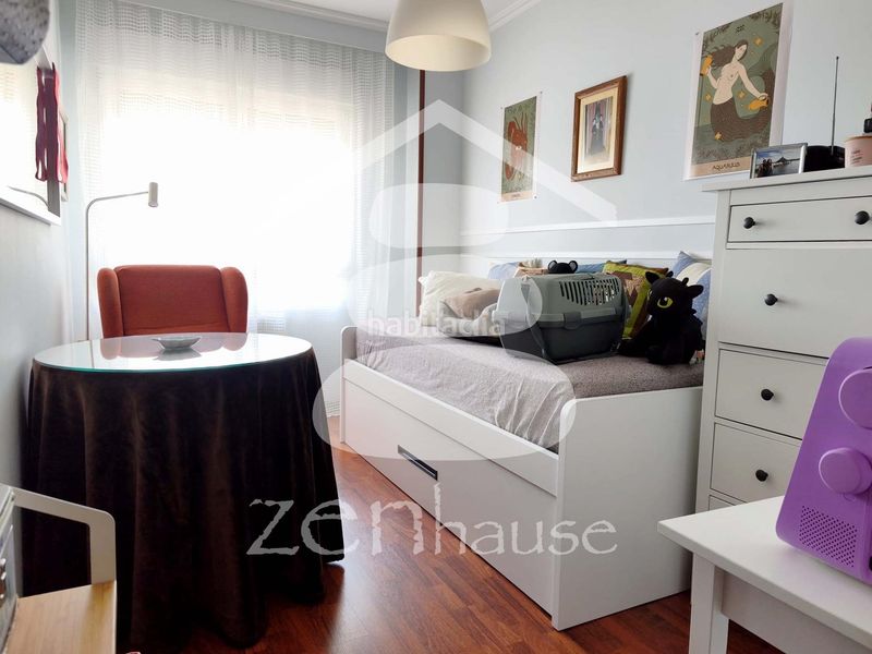 Foto f4819912-cc7e-4176-b4b1-d9f2896be615. Flat with heating parking pool in San Isidro Getafe