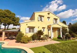 Chalet en El Carme-Sant Agust-Bonavista. Chalet independiente