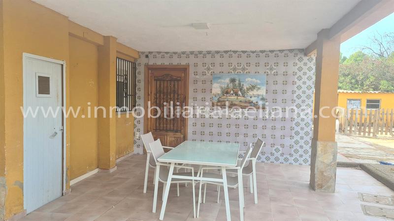 Foto 22343fc4-2a50-45c9-853a-0ee671c48f60. Chalet avec parking piscine dans Urbanizaciones Llíria