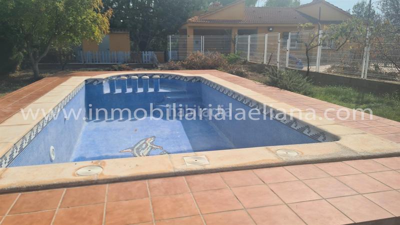 Foto 68c43676-bb77-402b-bf53-1a3085febe90. Chalet avec parking piscine dans Urbanizaciones Llíria