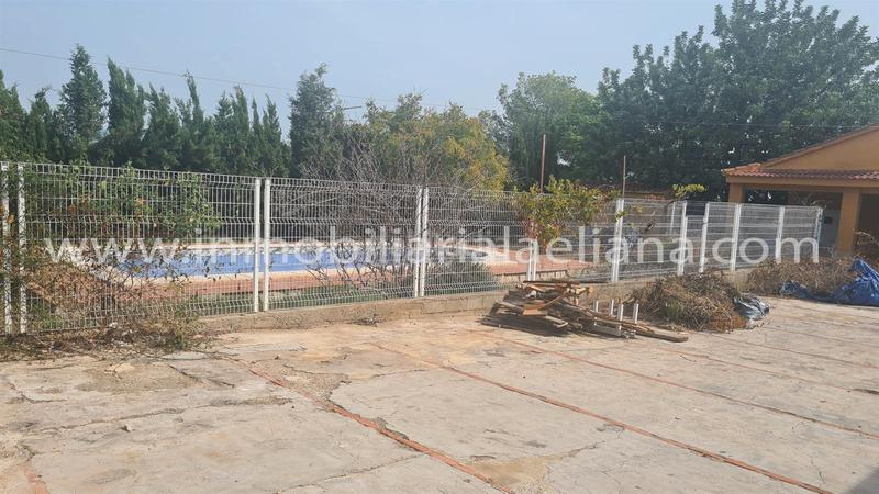 Foto 697093f2-5e03-4e6e-a533-0a50edce8fc6. Chalet avec parking piscine dans Urbanizaciones Llíria