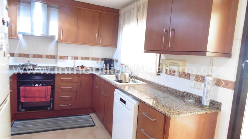 Foto 1700e44b-e567-4877-888d-1cc83e56e863. Reihenhaus mit parking in Pueblo Eliana (l´)