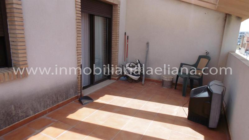 Foto d228de49-ba56-4965-aec8-9ebd24caa65a. Reihenhaus mit parking in Pueblo Eliana (l´)