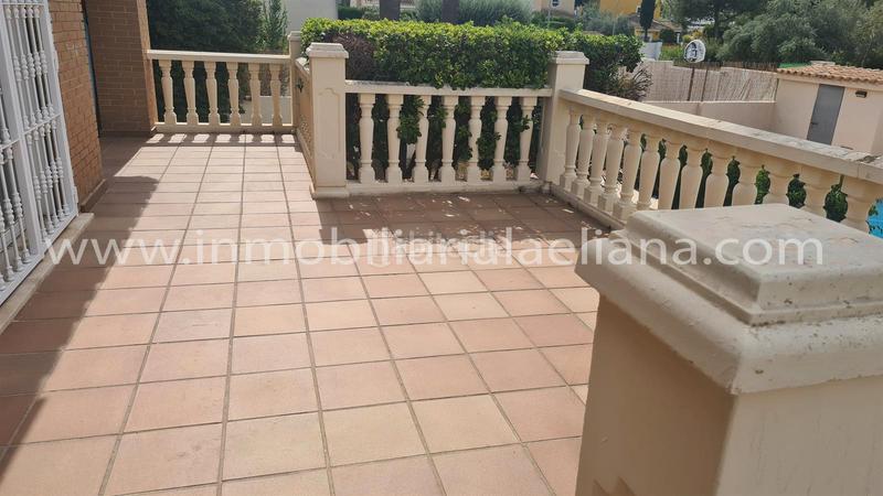 Foto d4c70a79-3355-4864-a32f-eb9c7c240ca3. Xalet amb calefacció aparcament piscina a El Carme-Sant Agustí-Bonavista Eliana (l´)