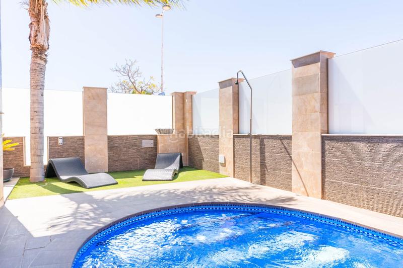 Foto 1c8646aa-9bf6-46db-9086-499ccea3d2fb. Chalet in isabel la católica 17 in Pulpí