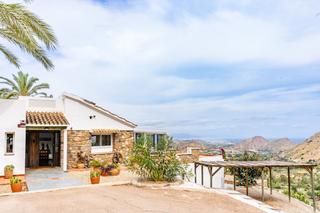 Xalet  De enmedio. Villa en venta en mojácar pueblo, 4 dormitorios.