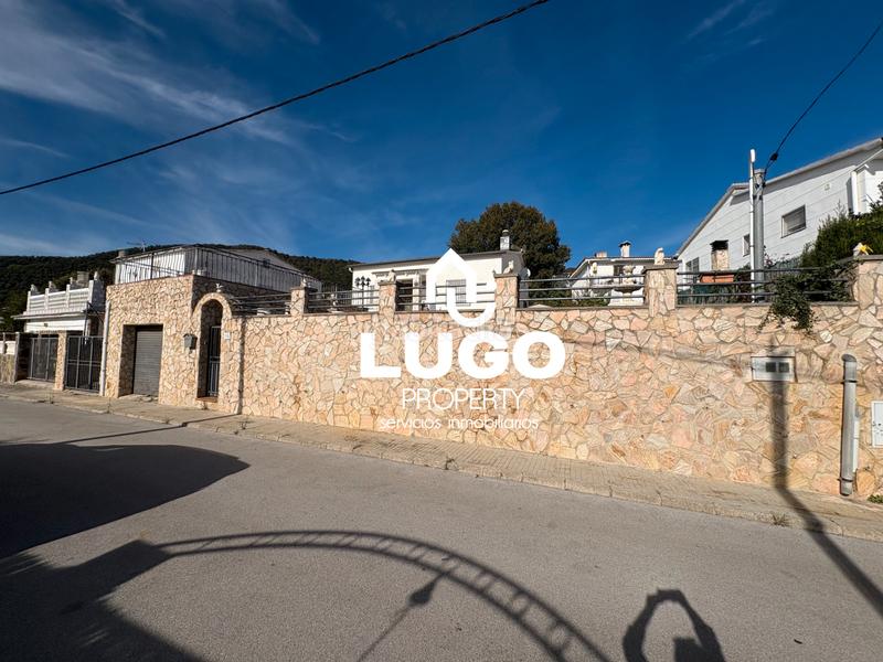 Foto ffc69c21-6c39-4d67-b866-177f0f67baf1. Maison avec cheminée piscine dans Sant Iscle de Vallalta