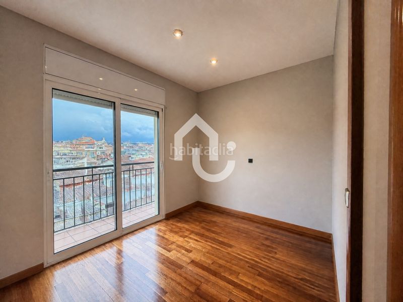 Foto 19ae773f-fa78-4ba7-bd87-e68dfb5dbce6. Casa amb calefacció aparcament a Sant Andreu de Palomar Barcelona