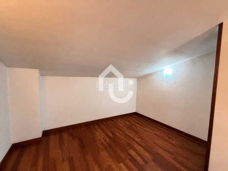 Foto 74531f73-7e64-4387-9423-d47437ce9a73. Casa amb calefacció aparcament a Sant Andreu de Palomar Barcelona