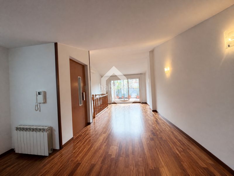 Foto 83c65933-90e3-40d1-bf3f-ce25f720343b. Casa amb calefacció aparcament a Sant Andreu de Palomar Barcelona