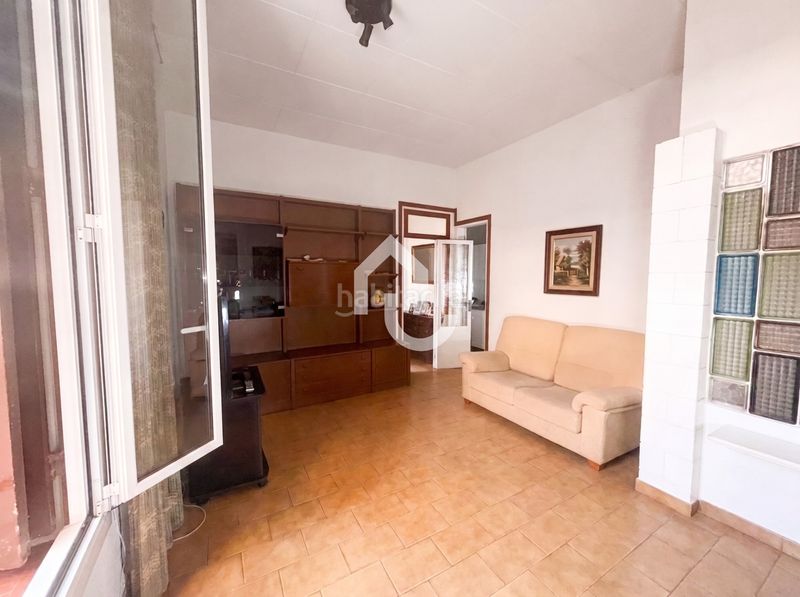Foto c202f3f0-6de1-4027-8f9b-a6c360c4767e. Casa adossada a Sant Andreu de Palomar Barcelona