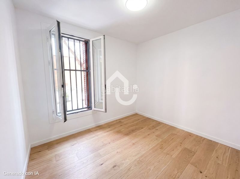 Foto e25cd022-f951-45ea-b552-5f6a7cebdd0b. Casa adossada a Sant Andreu de Palomar Barcelona