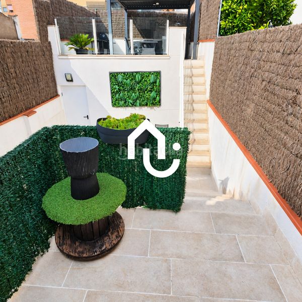 Foto 10ab4a3d-9f66-4cde-85ea-6dd210b9762b. Casa adossada amb aparcament a Roc Blanc Terrassa