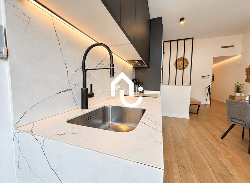 Foto ed9dda3d-8814-4333-821a-8abe4f49ba43. Casa adossada amb aparcament a Roc Blanc Terrassa