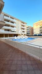 Pis  Carrer de goya. ¡tu piso ideal en la costa! vivienda luminosa con piscina comuni
