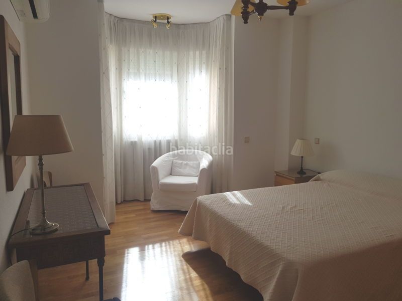 Foto c3000694-4842-4be7-8df0-b24d0b22e371. Rent flat with heating parking pool in Sector B Boadilla del Monte