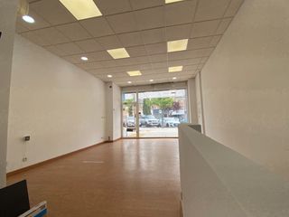Alquiler Local Comercial en Avenida isabel de farnesio 18. Espectacular local en ubicación ideal
