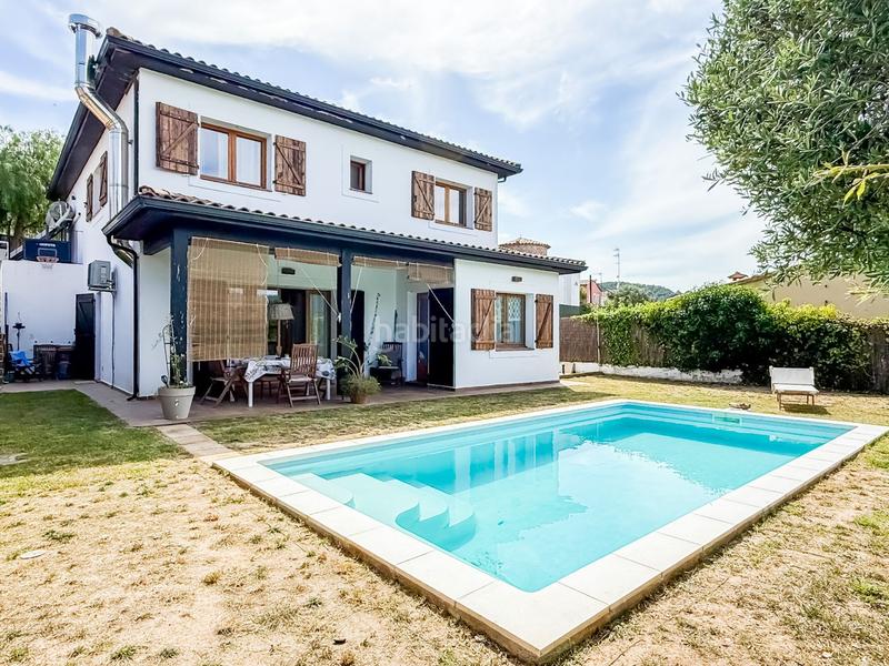 Foto ae119358-cecf-4a2b-beb2-1b291fc02018. Casa chalet con jardín y piscina en Mas Pere-Río de Oro Calonge