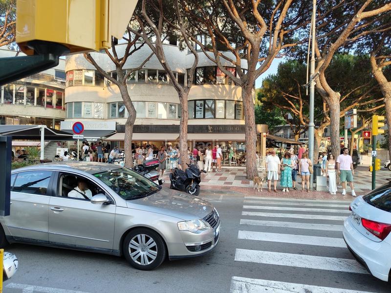 Foto 0745fb23-8a0d-4c96-8b13-240119290f55. Alquiler local comercial en s&#39;agaro 93 barrestaurante en pleno centro de platja daro en Platja d´Aro