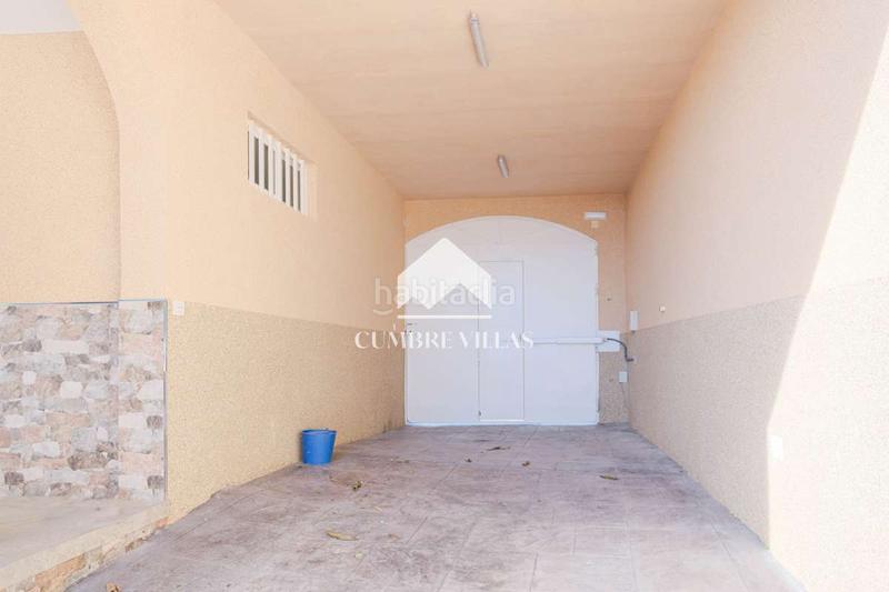 Foto 6a63968b-b79a-477e-9b16-214cd5016230. Casale con parcheggio in Centro Salobreña