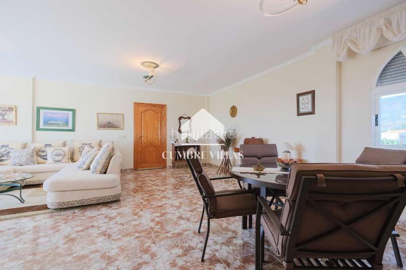 Foto 866ab902-92d7-4e43-9ad3-b2766162c4f5. Casale con parcheggio in Centro Salobreña